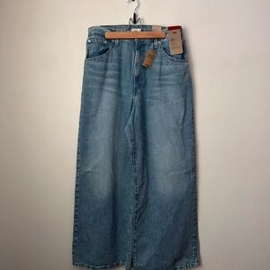 Levi’s baggy cinch jean